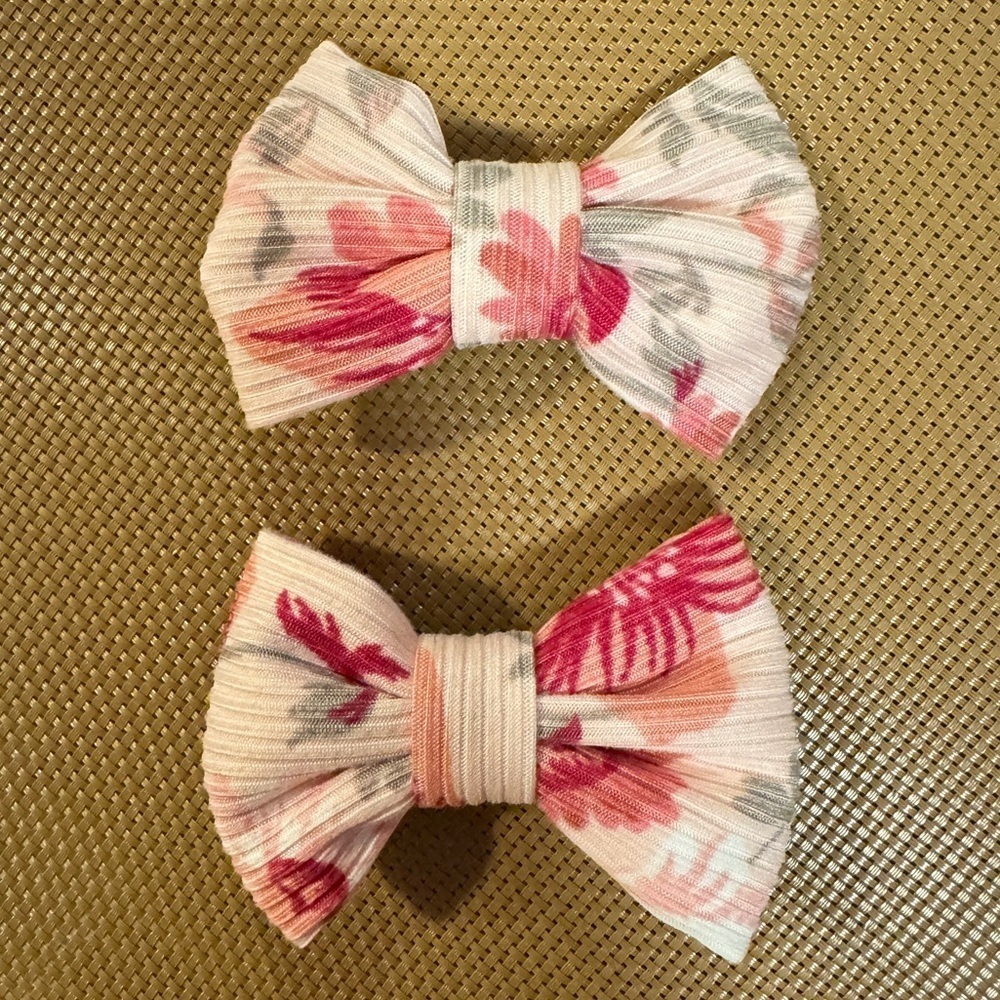 Pink Floral Ribbed Bow Hair Clips - Picture 3 of 5